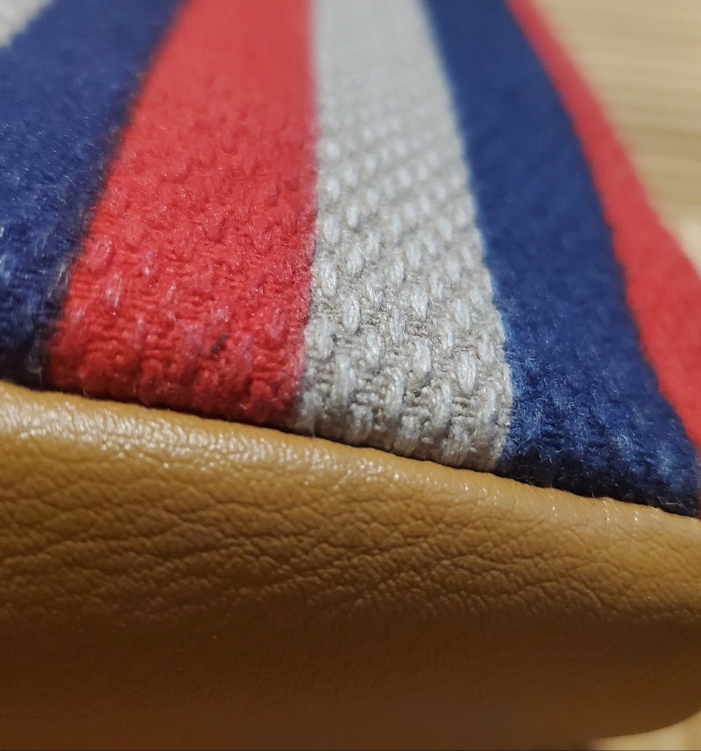 Universal Thread Striped Zip Pouch - Picture 3 of 8